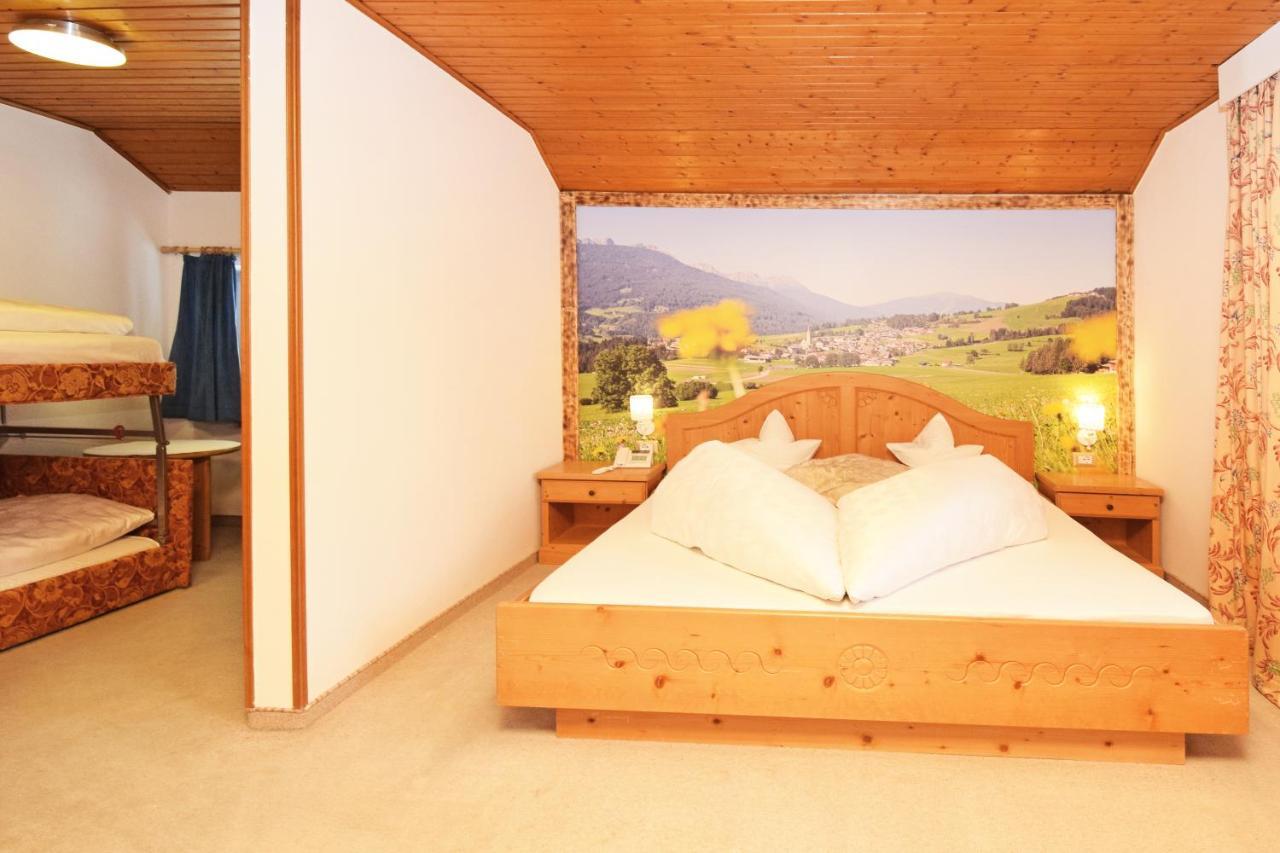 Hotel Chalet Olympia Monguelfo-Tesido / Welsberg-Taisten Bagian luar foto
