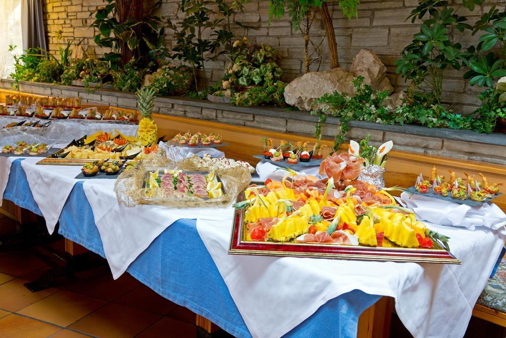 Hotel Chalet Olympia Monguelfo-Tesido / Welsberg-Taisten Bagian luar foto